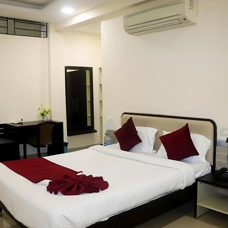 The Richi Rich Hotel And Resort 印多尔 外观 照片