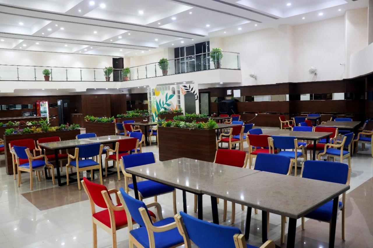 The Richi Rich Hotel And Resort 印多尔 外观 照片