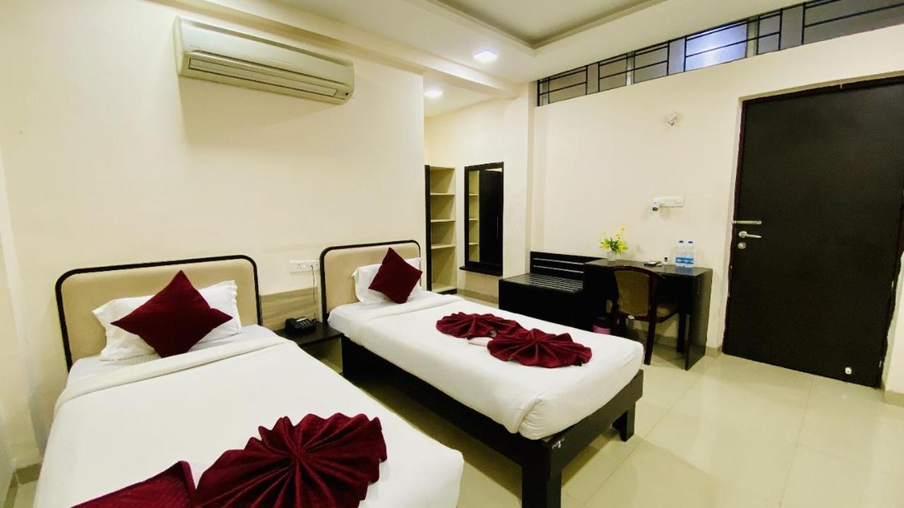 The Richi Rich Hotel And Resort 印多尔 外观 照片