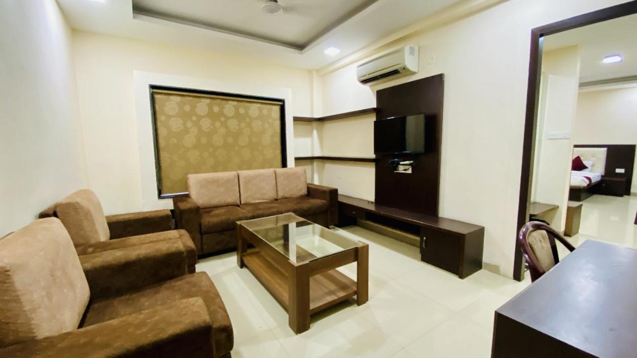 The Richi Rich Hotel And Resort 印多尔 外观 照片