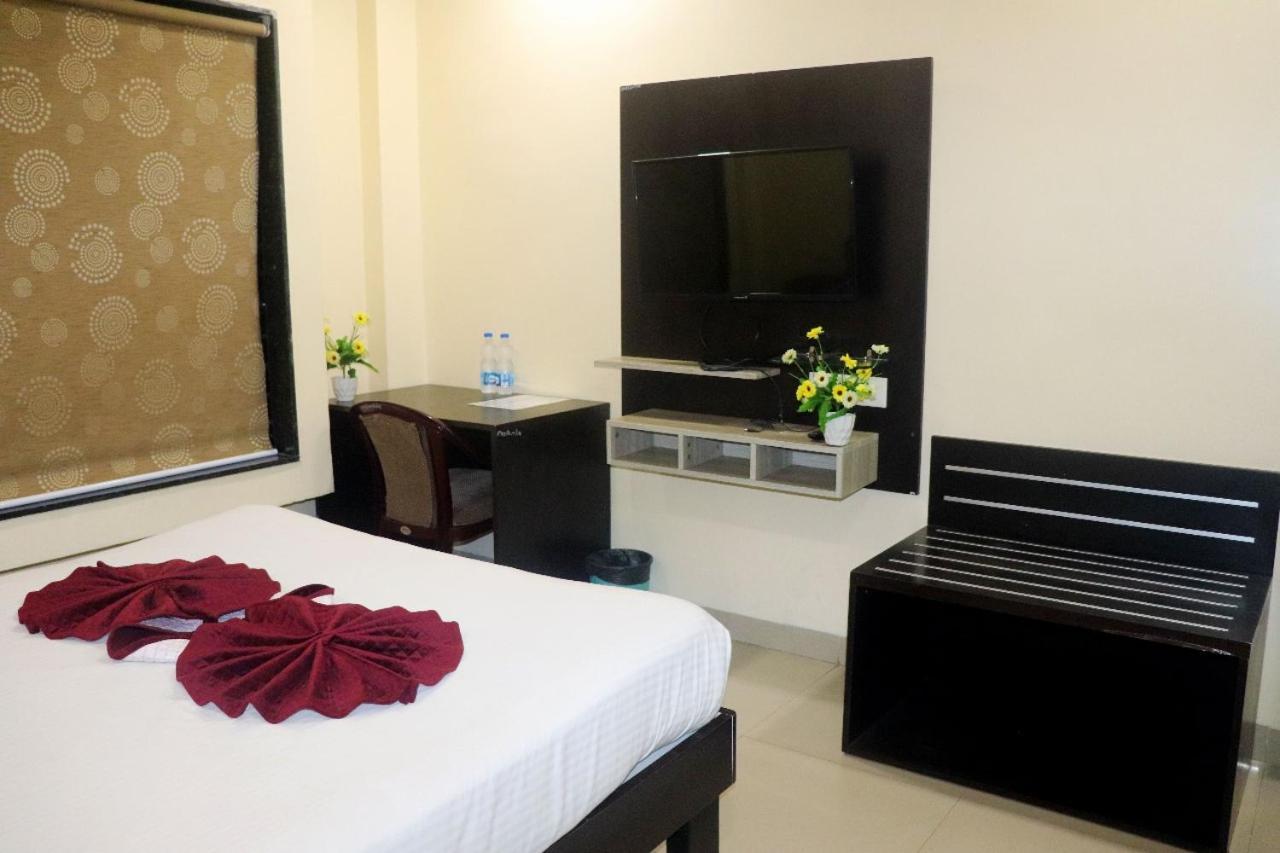 The Richi Rich Hotel And Resort 印多尔 外观 照片