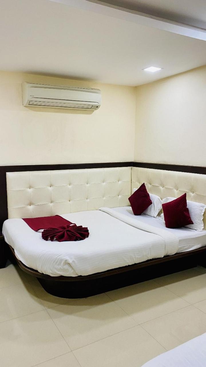 The Richi Rich Hotel And Resort 印多尔 外观 照片