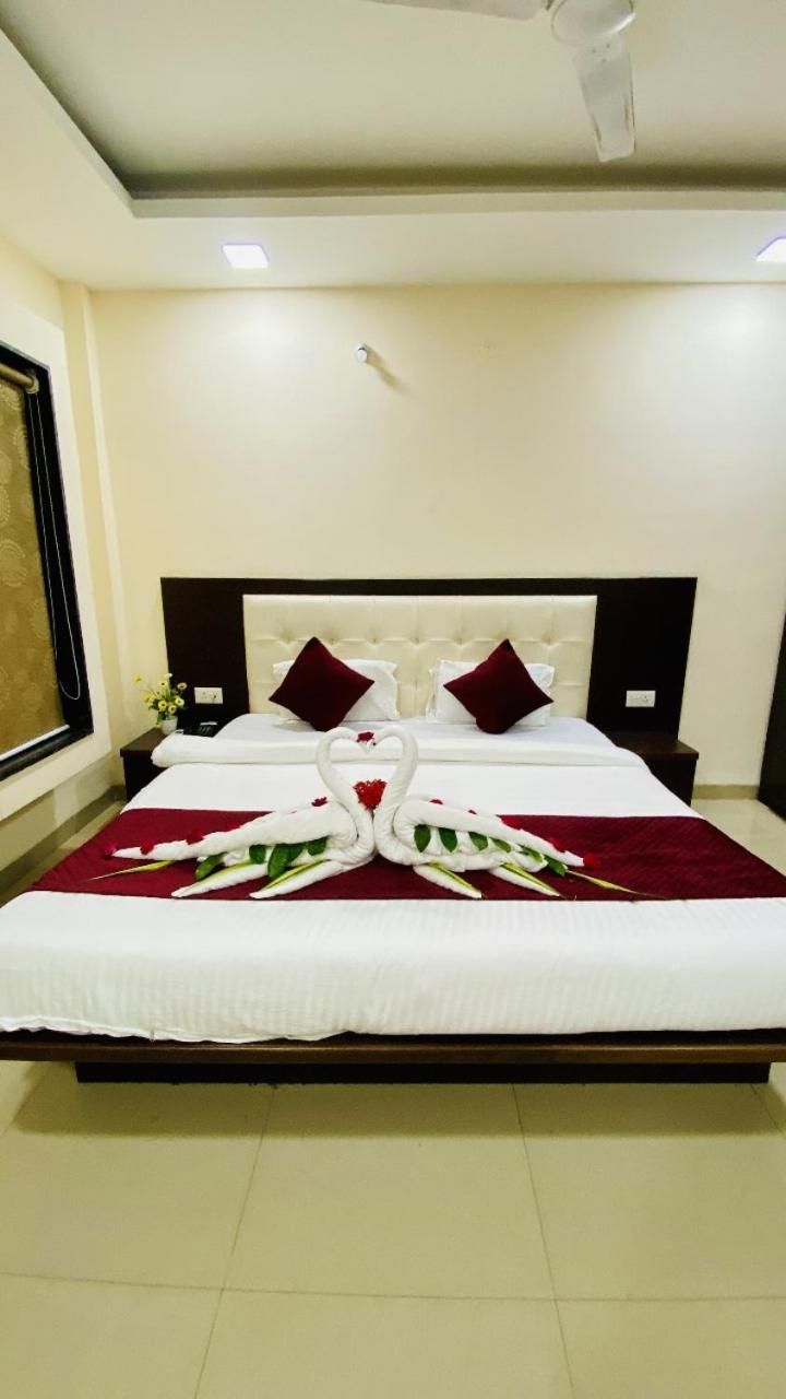 The Richi Rich Hotel And Resort 印多尔 外观 照片