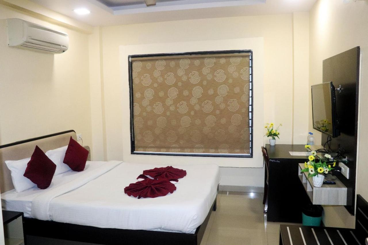 The Richi Rich Hotel And Resort 印多尔 外观 照片
